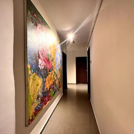 Lxry Bestekar Avenue At The Heart Of *