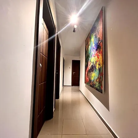 דירה Lxry Bestekar Avenue At The Heart Of